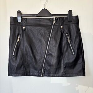 ✨Ardene Faux Leather Zipper Mini Skirt - Size XL